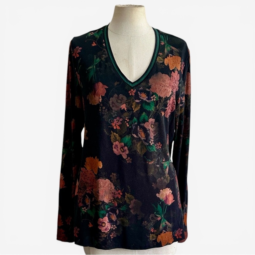 Long Sleeve V-Neck Floral Top in Black with Rose Accents